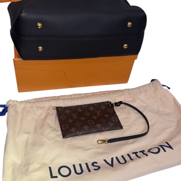 Louis Vuitton Low Key Cabas MM Tote – Black Calfskin w Gold Padlock & Monogram - Picture 6 of 12
